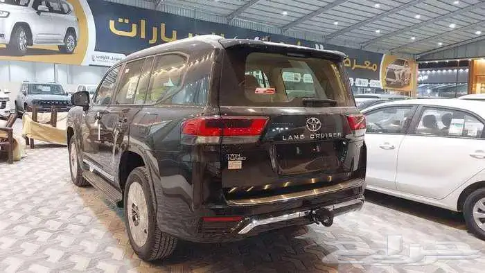 جي اكس ار ال 4 بنزين 2025 اسود سعودي 4