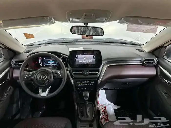 تويوتا اوربان GL استاندر 2026 8