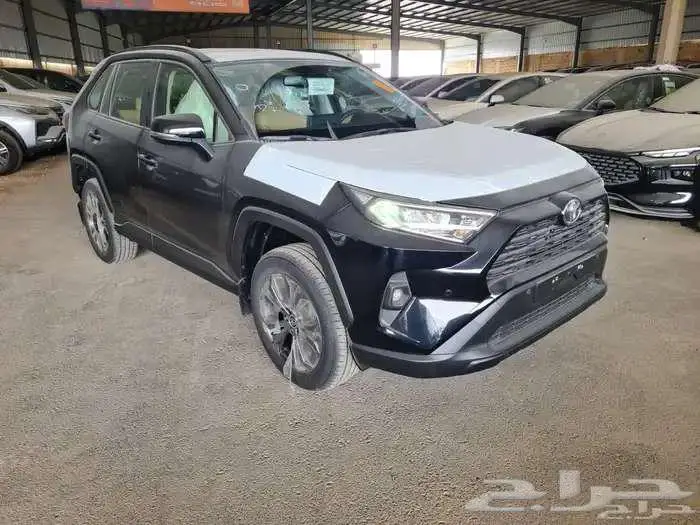 تويوتا راف فور XLE نص فل 2025 عروض نهاية السنه 4