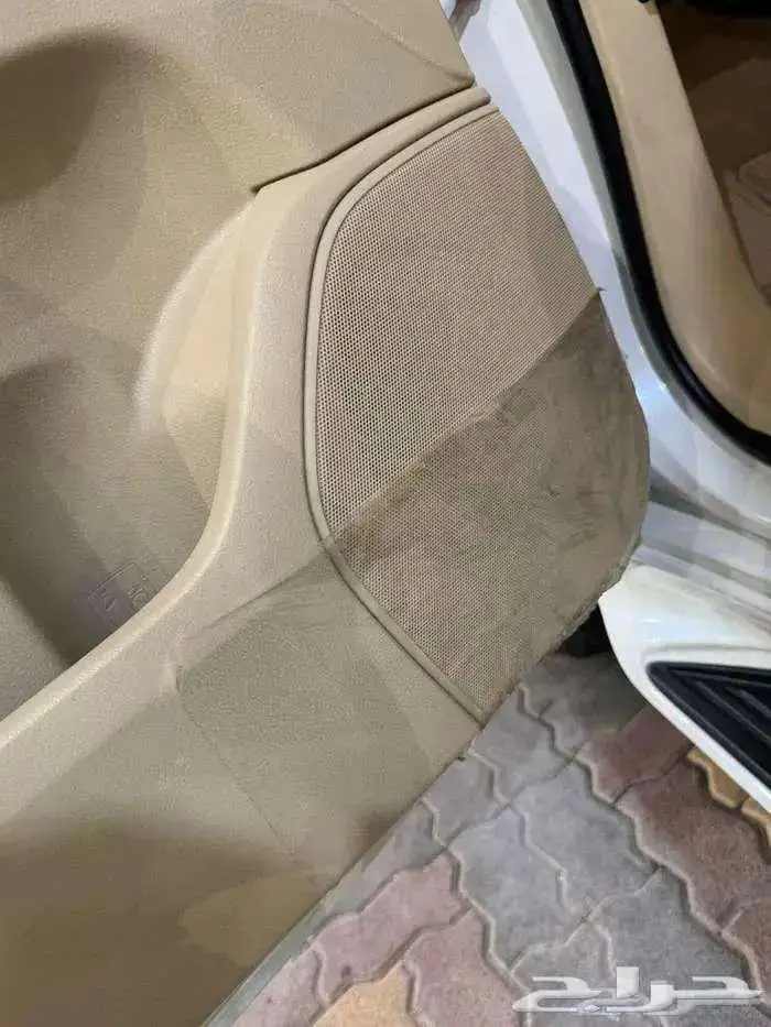 للبيع جيب لاندكروزر GXR-3 2017 سعودي عداد قليل V8 ( مخززنه ) 22