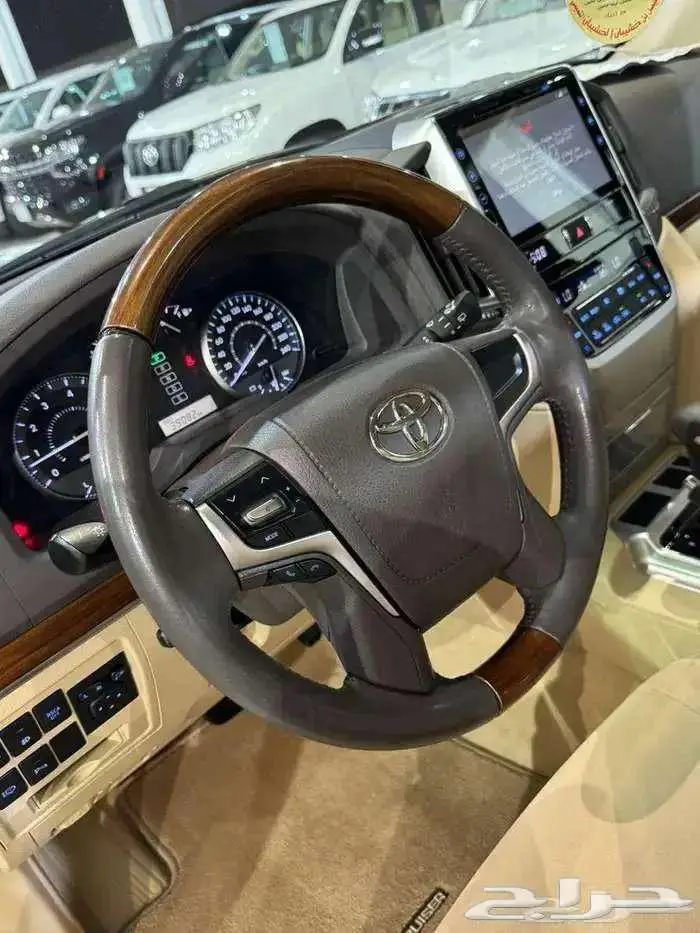 للبيع جيب لاندكروزر GXR-3 2017 سعودي عداد قليل V8 ( مخززنه ) 27