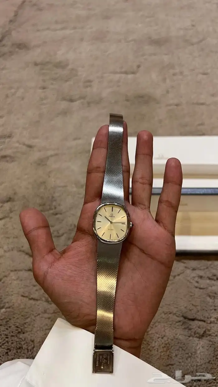 ساعة omega فنتج 0