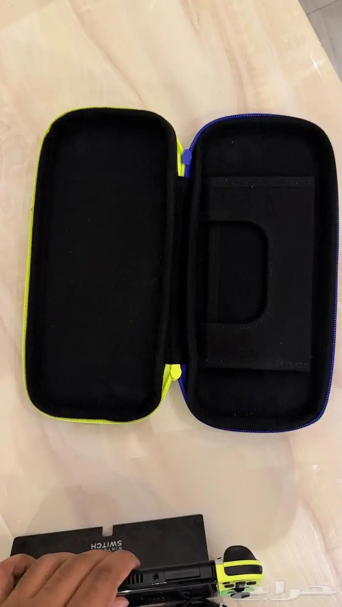 للبيع نينتندو سويتش 4