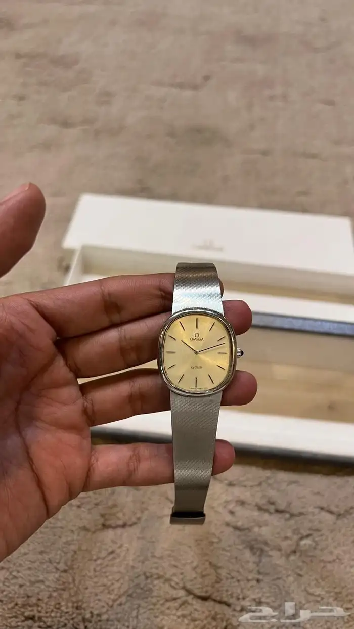 ساعة omega فنتج 1