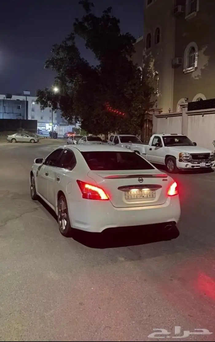 نيسان مكسيما 2010 2