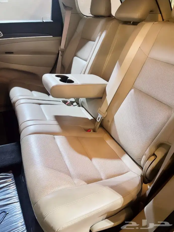 جراند شروكي 8 سلندر مخزن ماشي 92000 موديل 2014 11