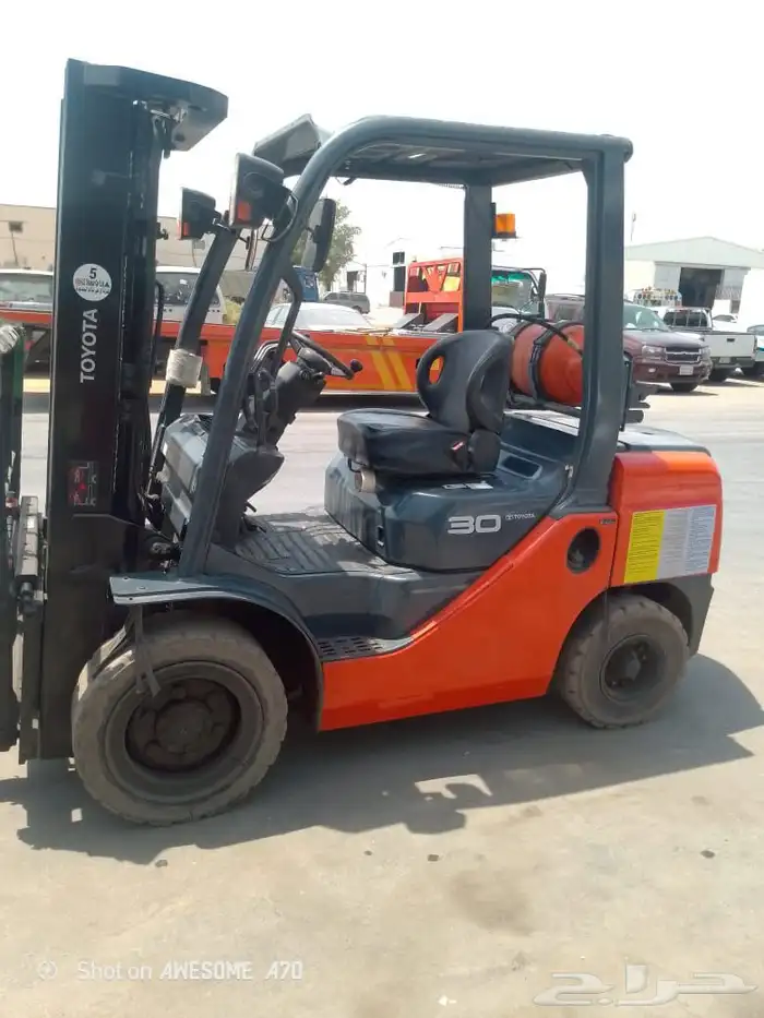 تأجير مانلفت وسيزلفت كرين وجي سي بي تليهندر بوبكات 3