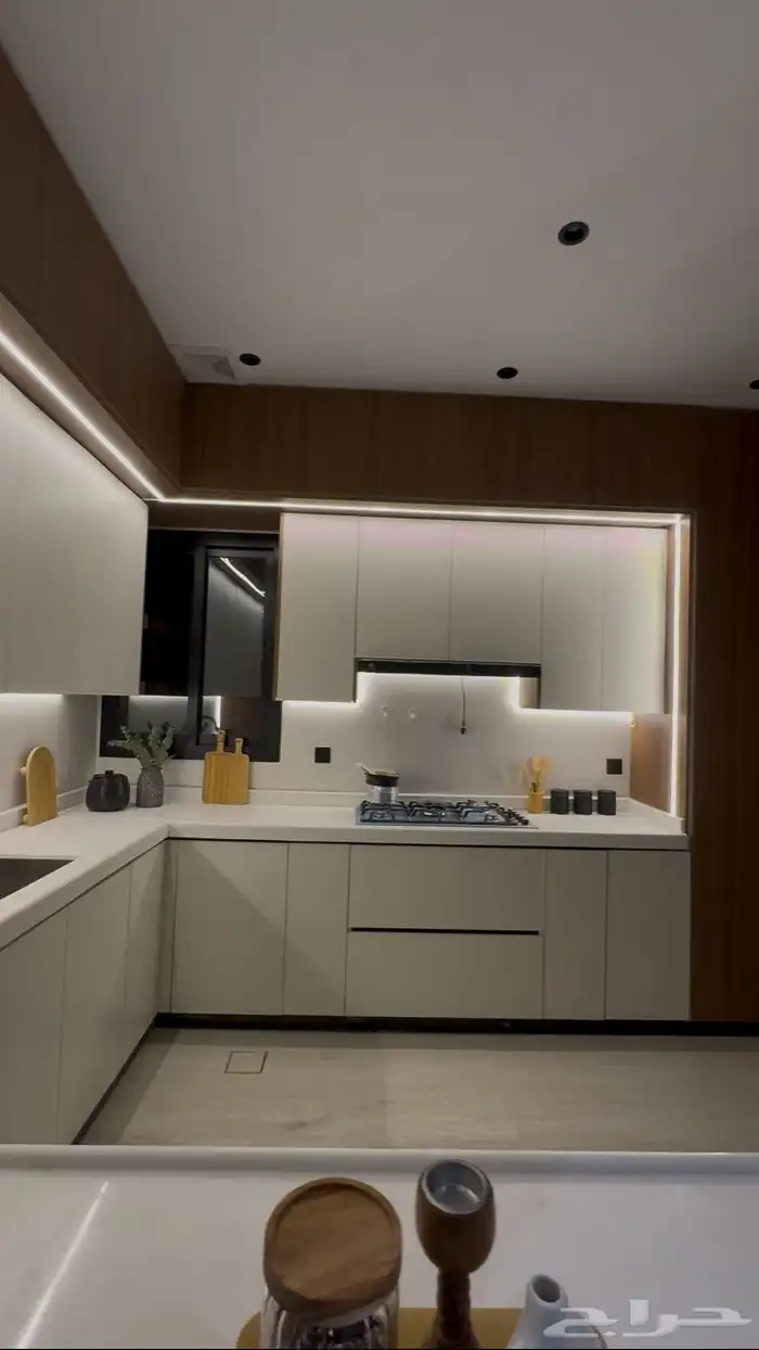 فرصه شقة تمليك مؤثثة بالكامل بسعر 599 ألف في حي الوسام 5