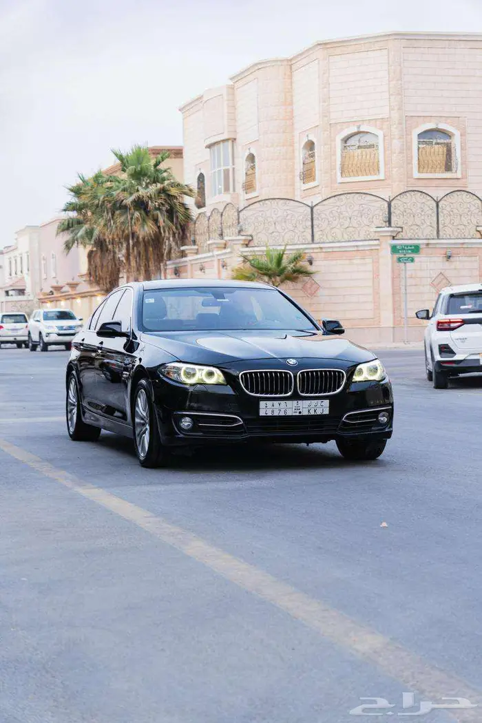 بي ام دبليو الفئة الخامة i 520 2015 فئة الفخامة(Luxury) 3