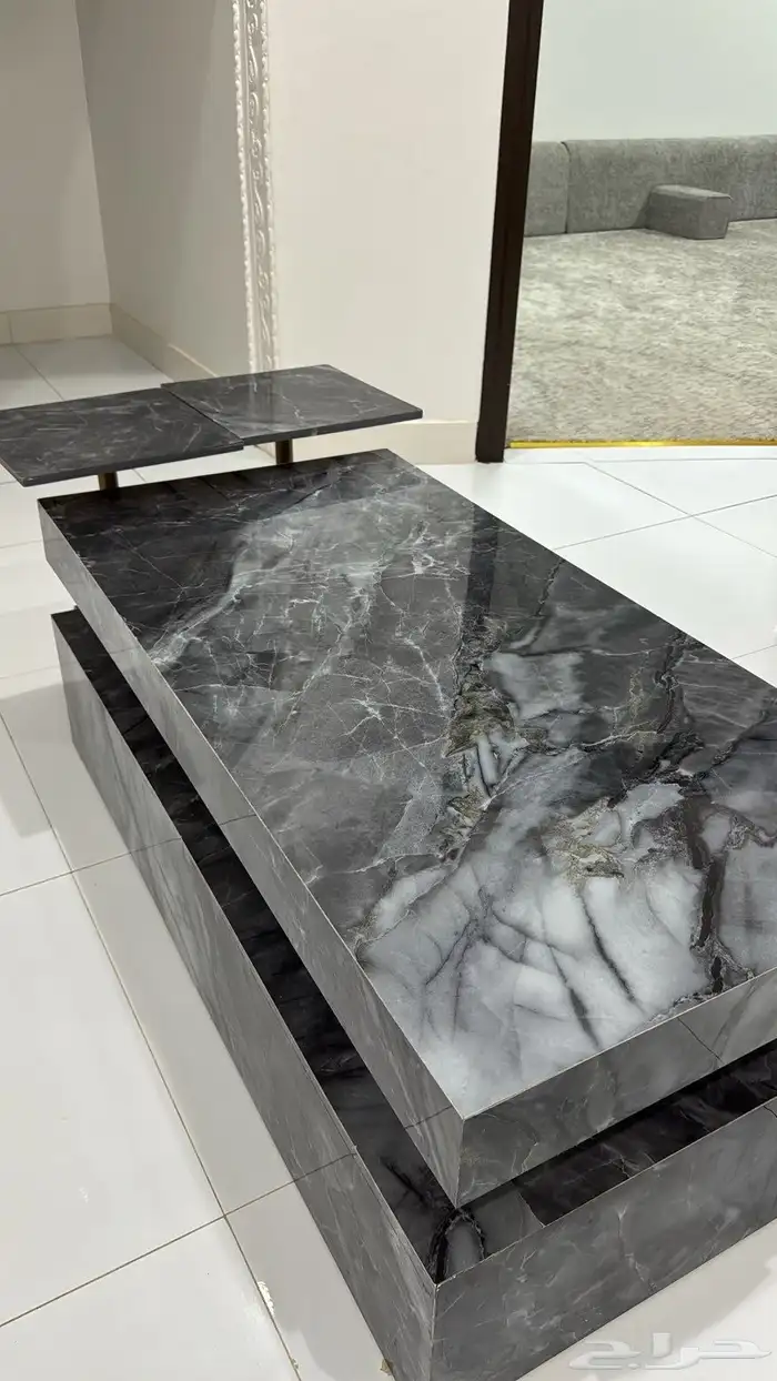 طاولة نظيفه شبه جديده 1