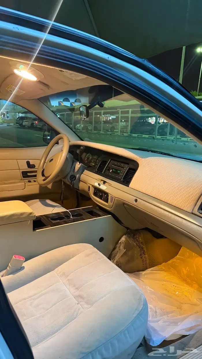 فورد فكتوريا 2010 7