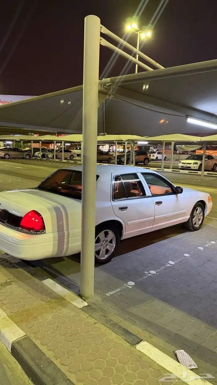 فورد فكتوريا 2010 3