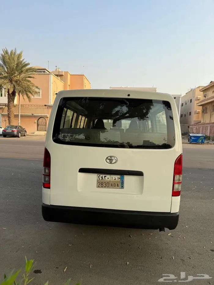 للبيع باص هايس تويوتا 2005 بنزين 12