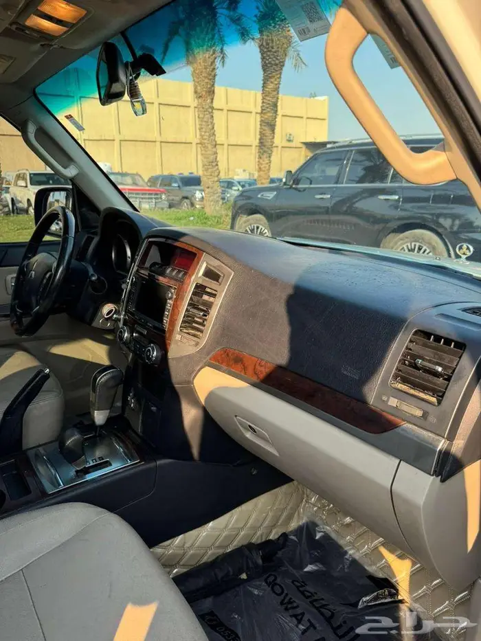 ميتسوبيشي باجيرو  ماشي قليل  فل كامل  فئة الذهبي  كله وكاله 21