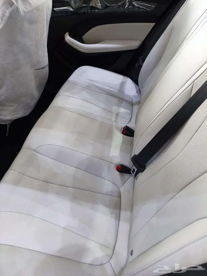 ام جي 5 الشكل القديم والشكل الجديد ستاندر 2025 14