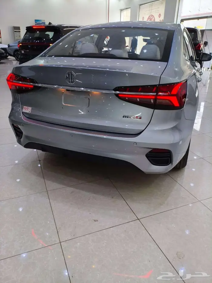 ام جي 5 الشكل القديم والشكل الجديد ستاندر 2025 15