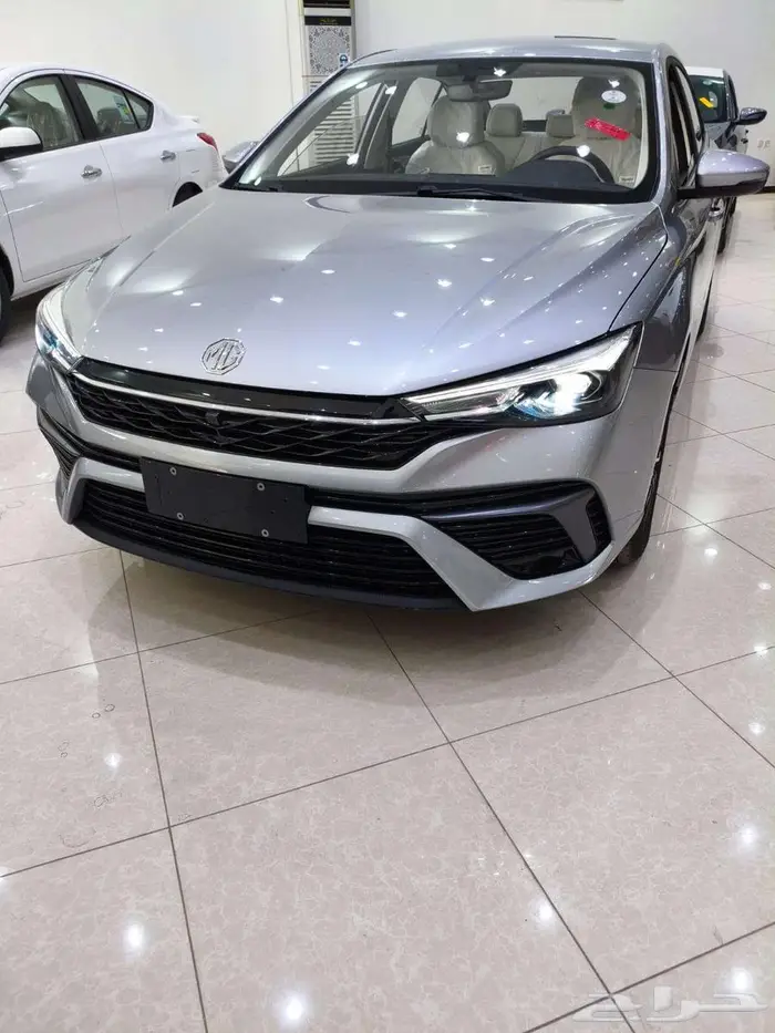 ام جي 5 الشكل القديم والشكل الجديد ستاندر 2025 0