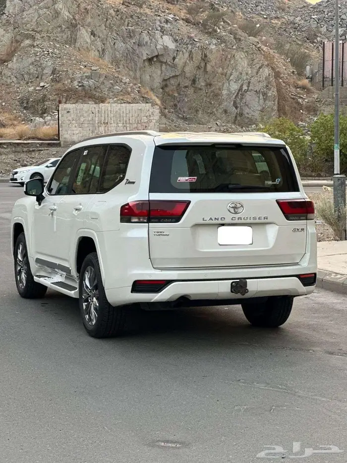 لاندكروزر2022 جي اكس ار L5 7