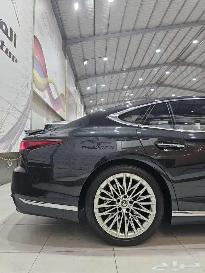 لكزس LS500 2025 ( فل كامل شبه الجديد ) 8