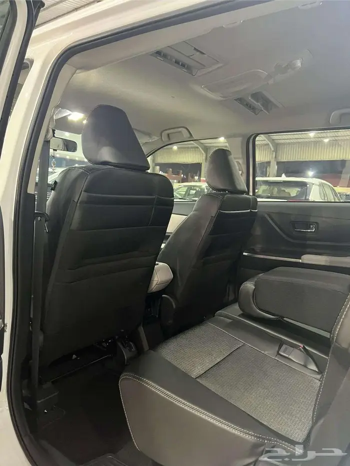 تويوتا فيلوز 2024 شبه جديد ( الوكيل عبداللطيف جميل ) 9