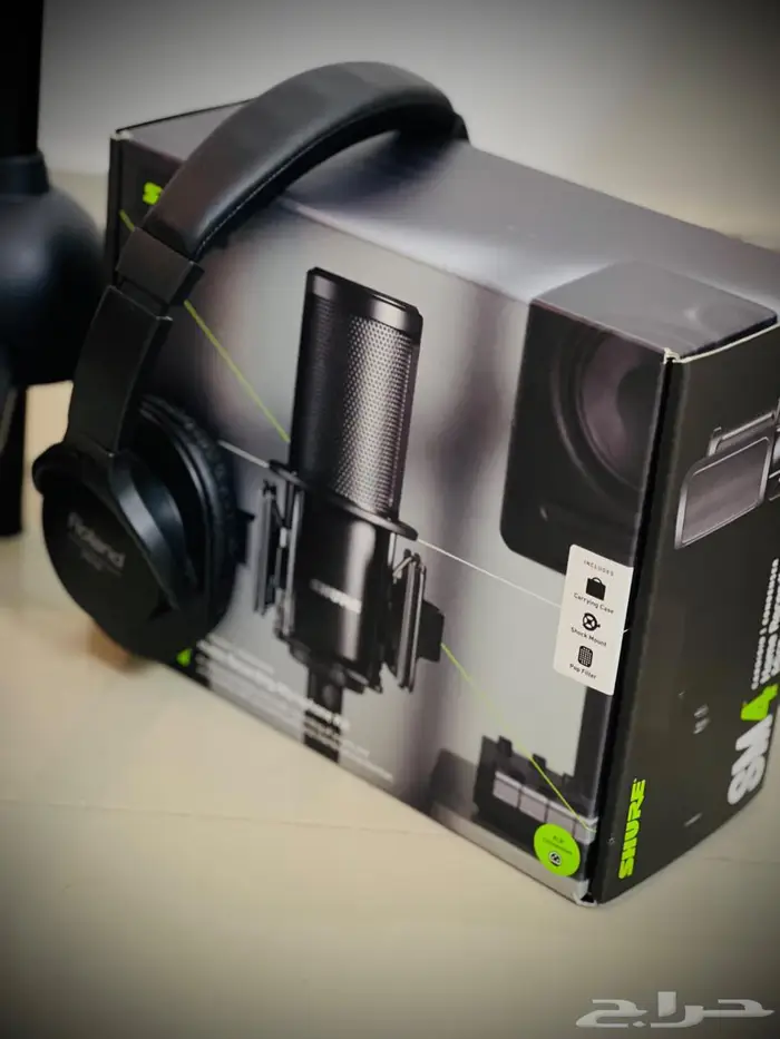 للبيع مستعمل كرت صوت Behringer ومايك SHURE وستاند وسماعه B 3