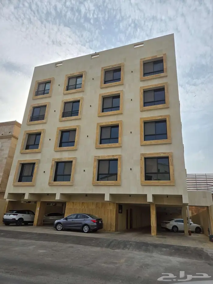 شقه كبيره وفاخره للايجار 0