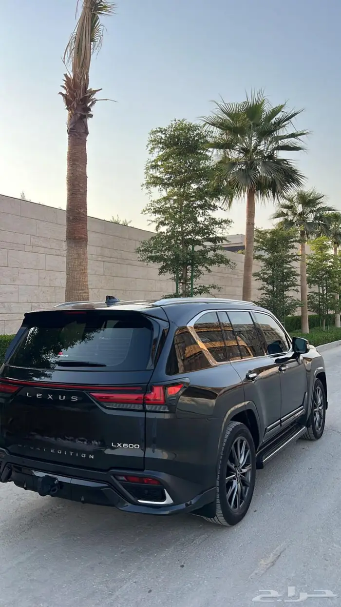 جيب لكزس f سبورت اسود 2025 6