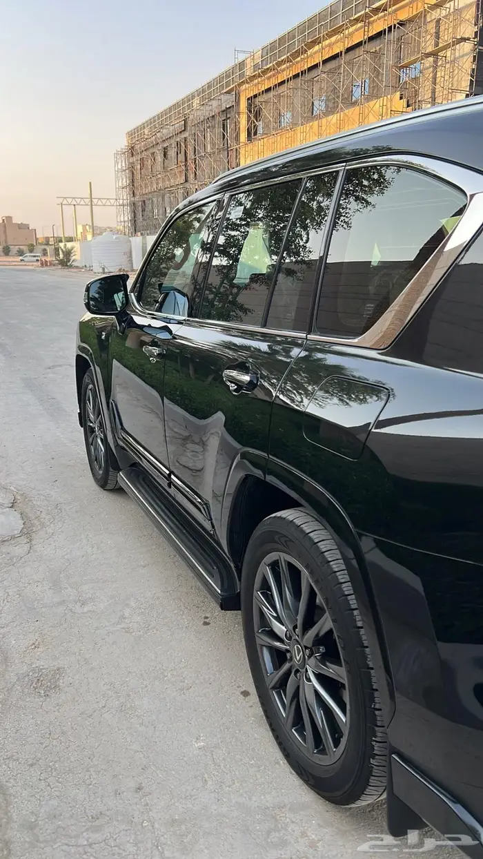 جيب لكزس f سبورت اسود 2025 11