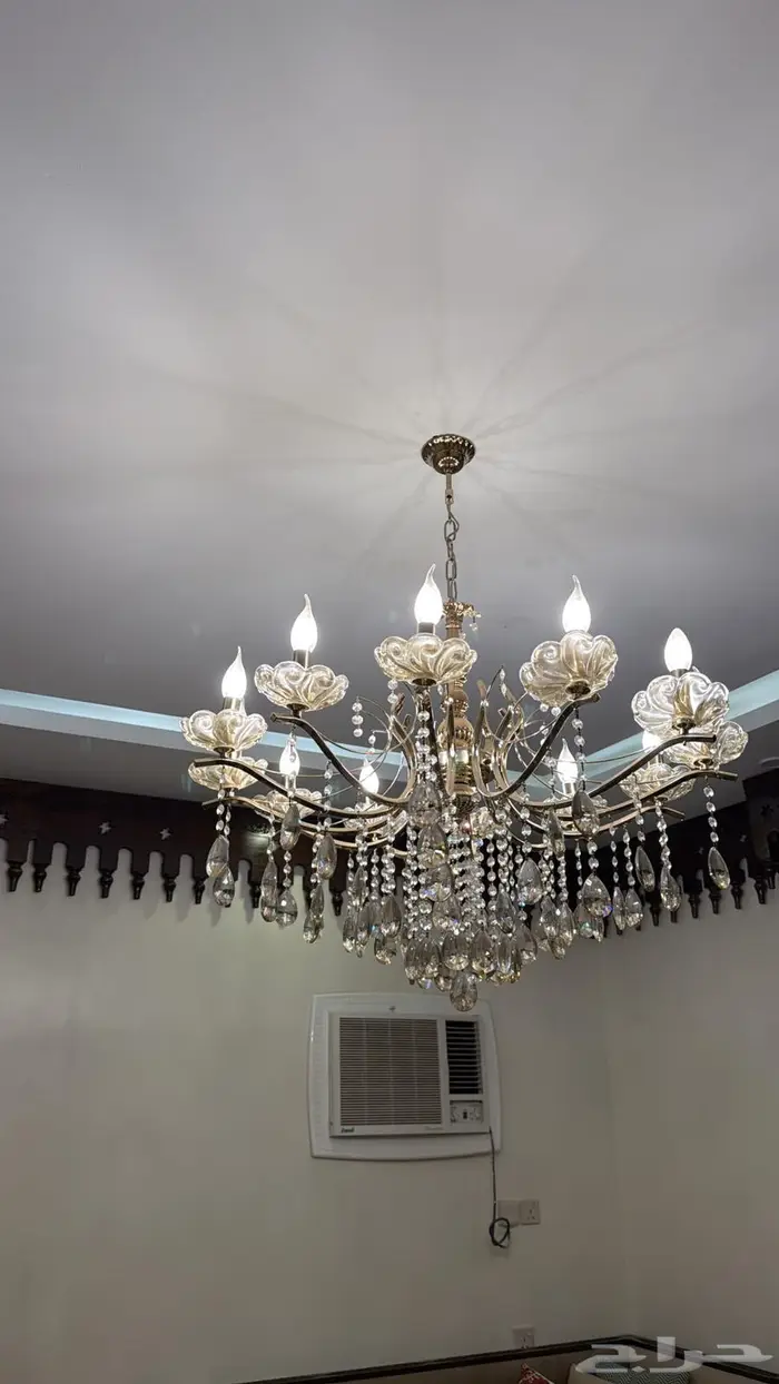 ثرياء كبيره 12 لمبه وثريا صغيره 3 لمبات فاخره وجديده 0