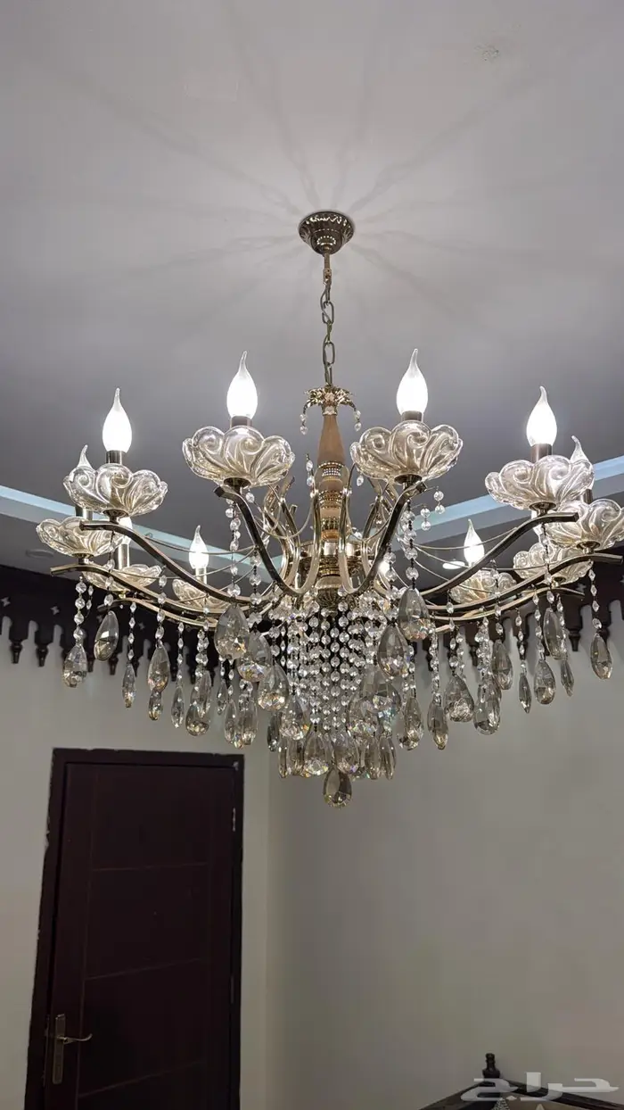 ثرياء كبيره 12 لمبه وثريا صغيره 3 لمبات فاخره وجديده 2