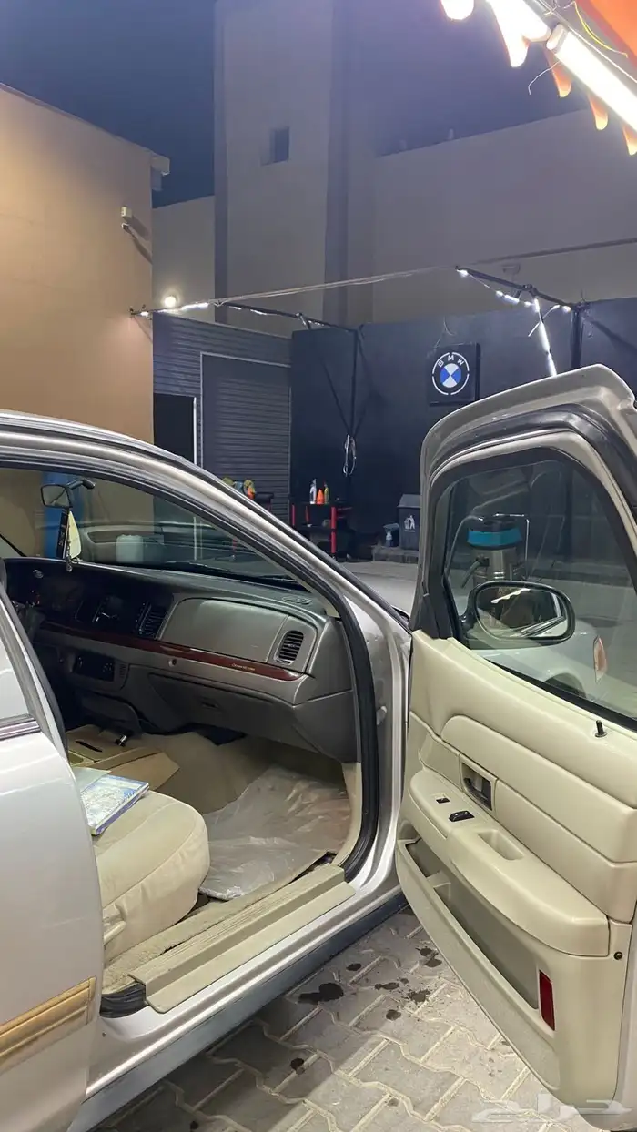 فورد فكتوريا 2011 12