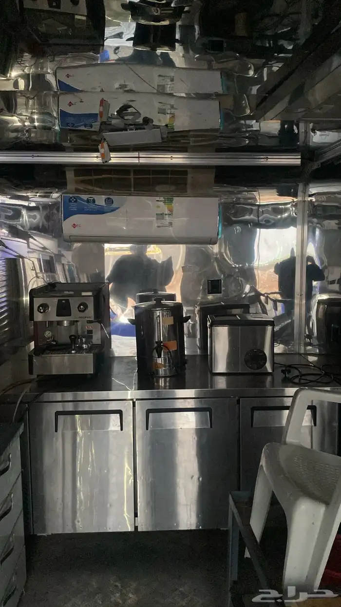 للبيع او للاجار فود ترك 9