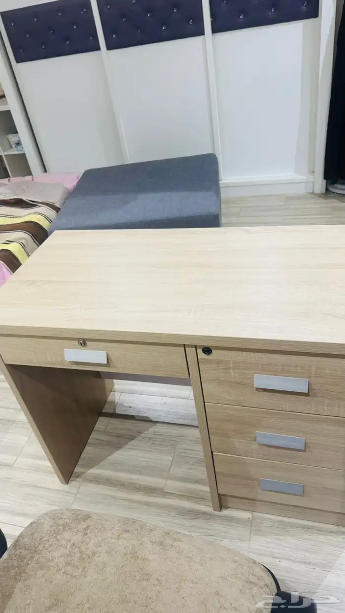 مكتب وكرسي 0