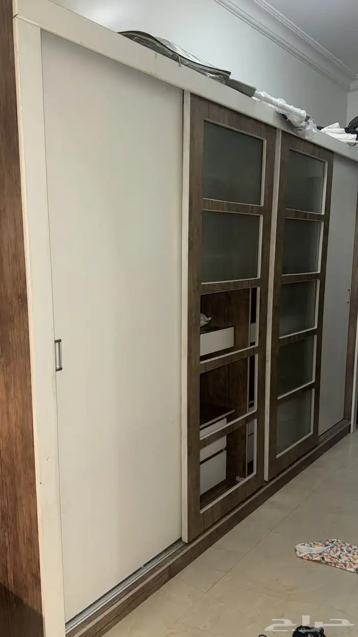 دولاب وتسريحه وادراج وكمودينات عدد 2 0