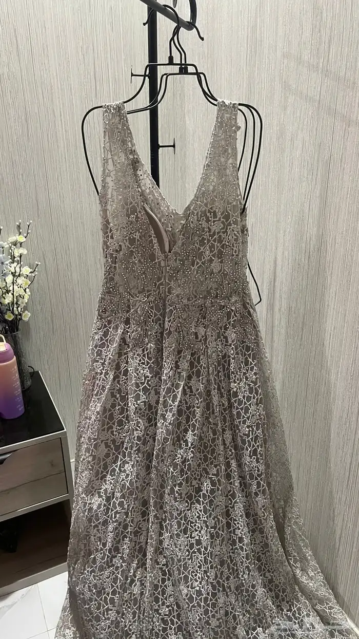 فستان مستعمل 0