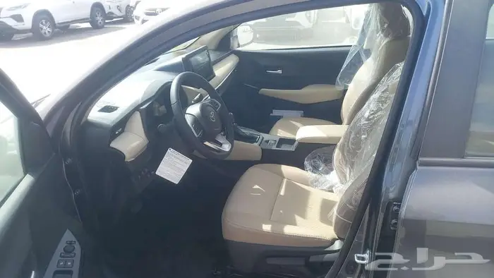 تويوتا يارس فل رمادي بنزين 2026 اقل سعر كاش واقساط 3