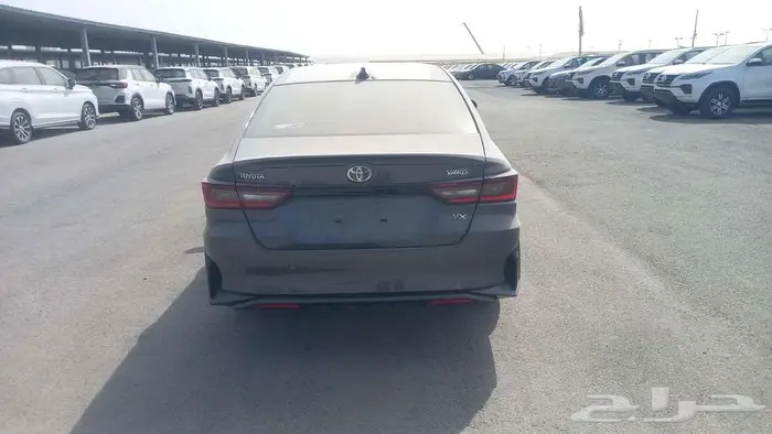 تويوتا يارس فل رمادي بنزين 2026 اقل سعر كاش واقساط 6