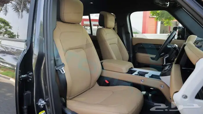 2025 Land Rover Defender 110 X-Dynamic SE P400e مع ضمان 15