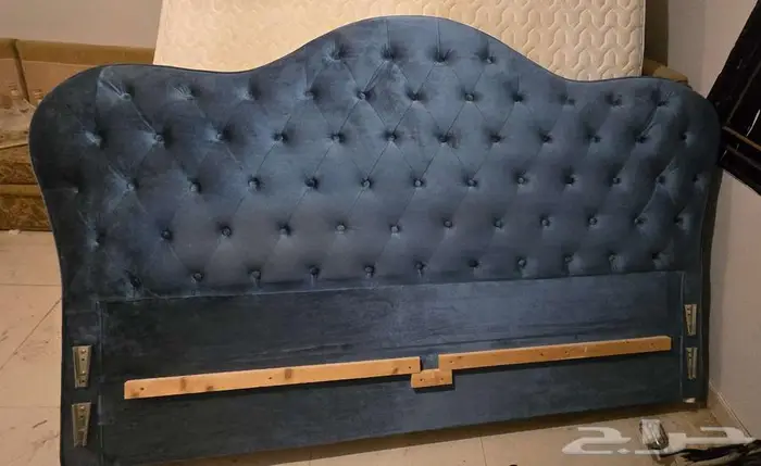 للبيع سرير سيلفيا 210x200 فخم ونظيف 8