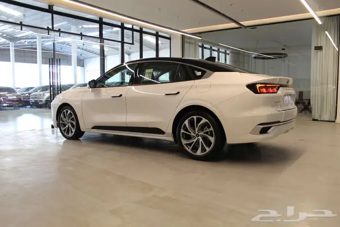 فورد تورس تيتانيوم 2026 4