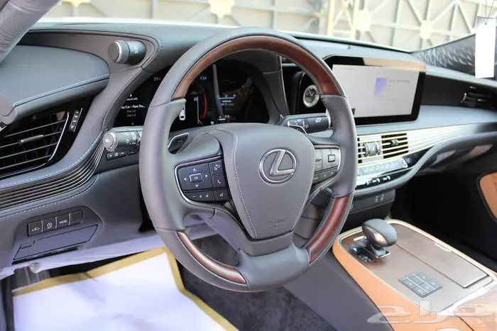 لكزس - LS500 برستيج - 2025 - خليجي 4