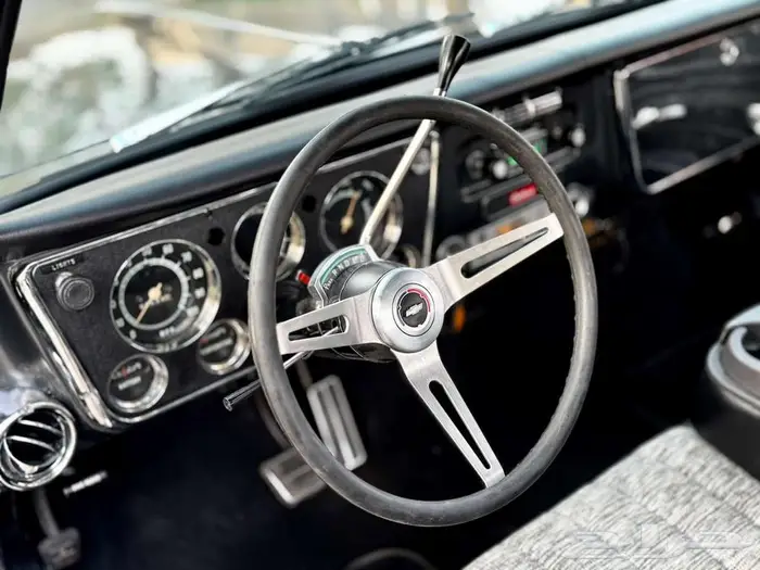 شفروليه سلفرادو C10 كلاسيك موديل 1972 مفحوص مجدد وجاهز للنقل 9