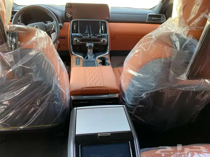 لكزس LX600 VIP 2025 ابيض بلاك اديشن (بريمي) 15