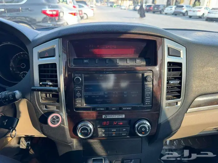 ميتسوبيشي باجيرو  ماشي قليل  فل كامل  فئة الذهبي  كله وكاله 19