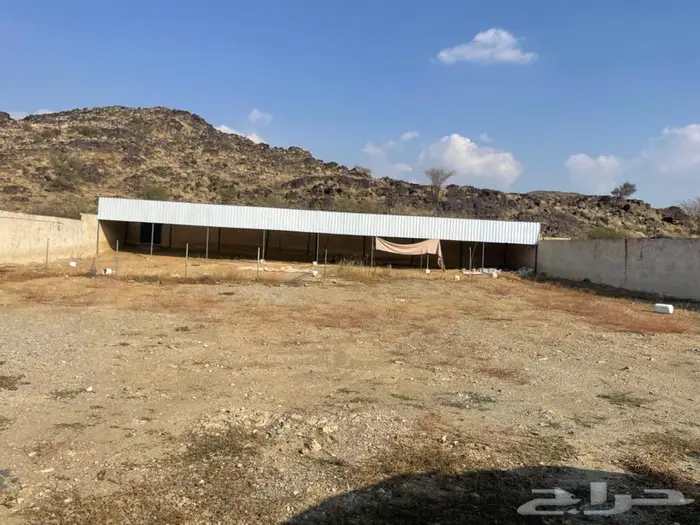 للبيع في المجارده قريه الظهره 4