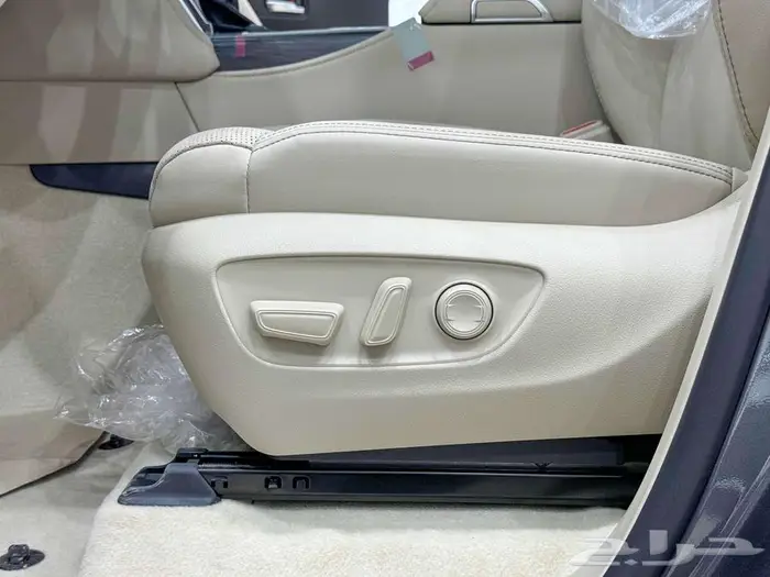 تويوتا لاندكروزر في اكس ار فل رمادي هايبرد 2025 اقل سعر 34