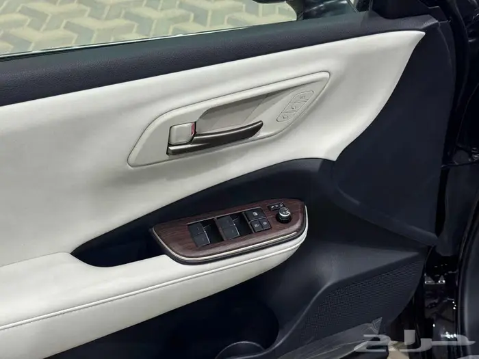 تويوتا كراون بريميوم اسود 2026 اقل سعر كاش واقساط 13