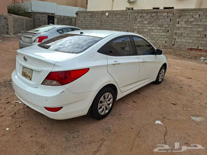 للبيع أكسنت 2018 2