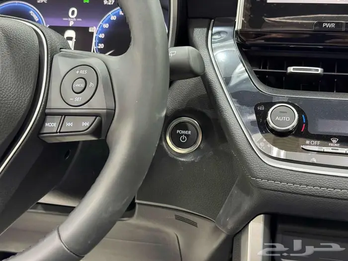 تويوتا كورولا كروس لميتيد فل احمر هايبرد 2025 اقل سعر 10