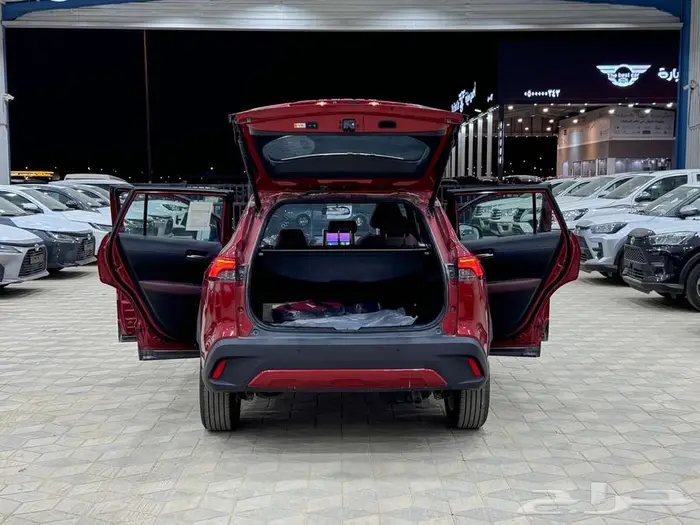 تويوتا كورولا كروس لميتيد فل احمر هايبرد 2025 اقل سعر 19